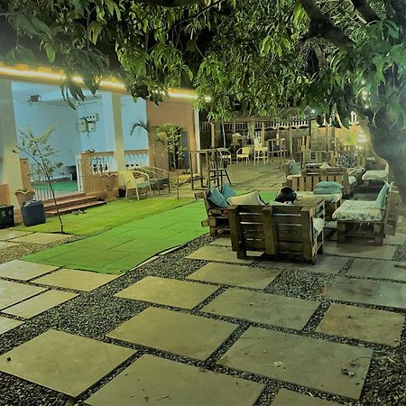 Streetmates Hostel อันจูนา ภายนอก รูปภาพ
