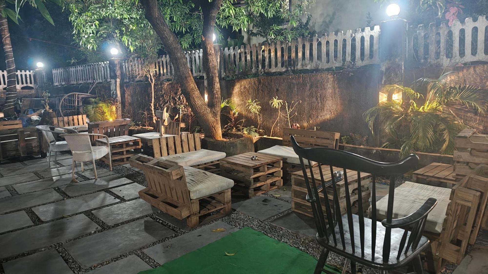 Streetmates Hostel อันจูนา ภายนอก รูปภาพ