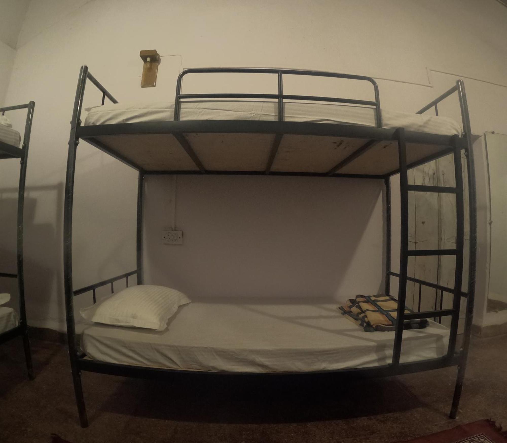 Streetmates Hostel อันจูนา ภายนอก รูปภาพ
