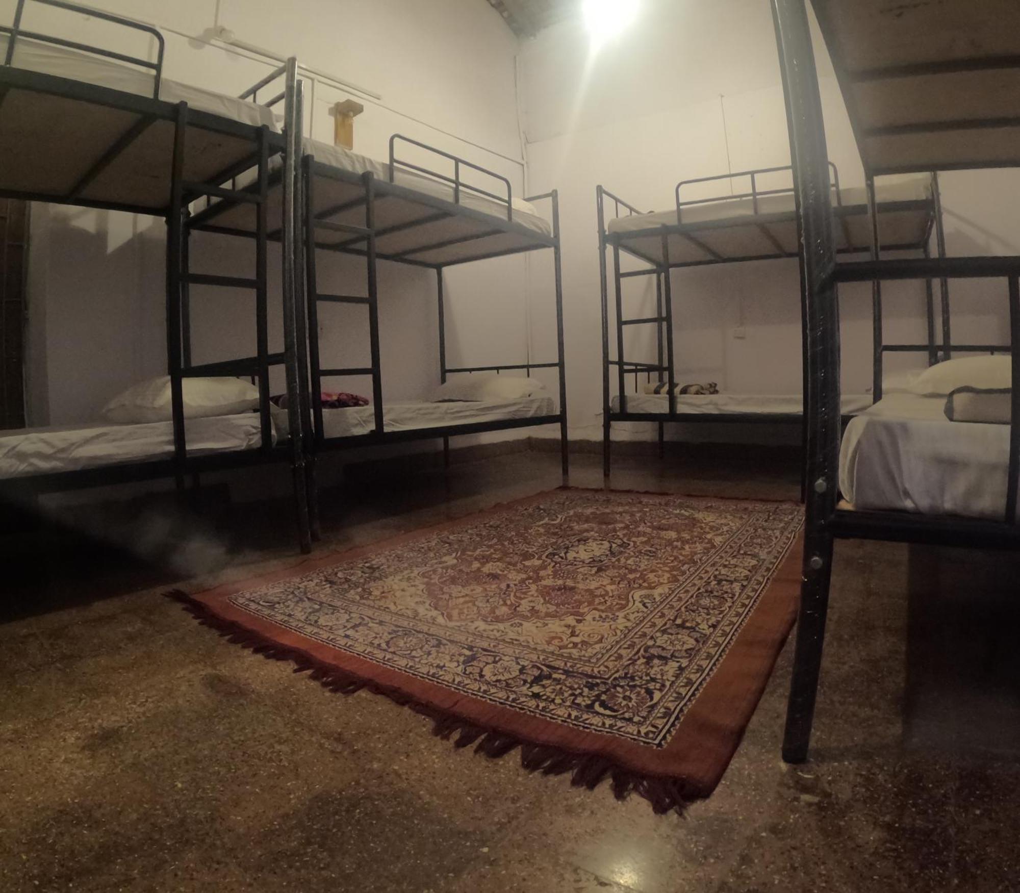 Streetmates Hostel อันจูนา ภายนอก รูปภาพ