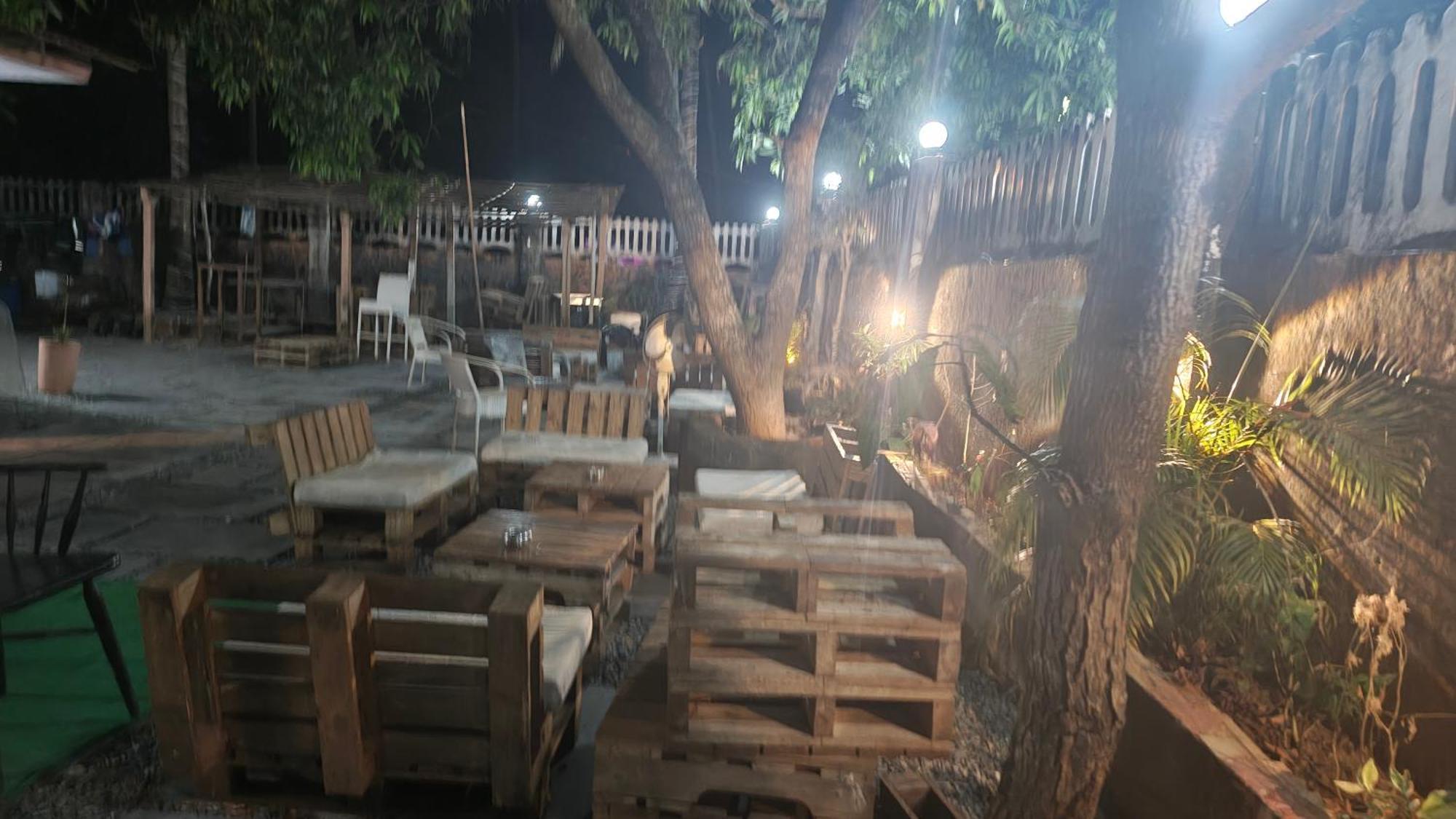 Streetmates Hostel อันจูนา ภายนอก รูปภาพ