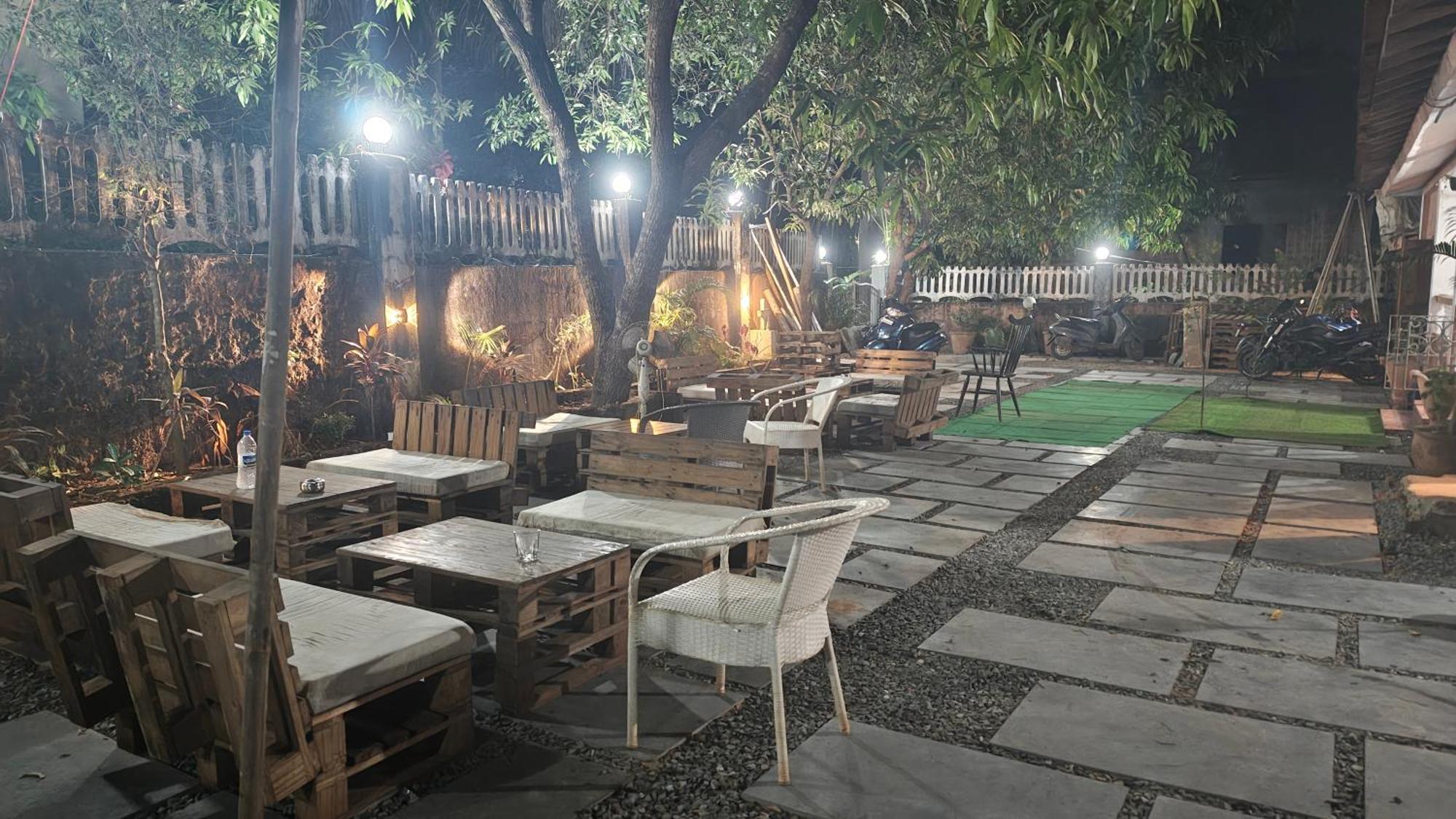 Streetmates Hostel อันจูนา ภายนอก รูปภาพ
