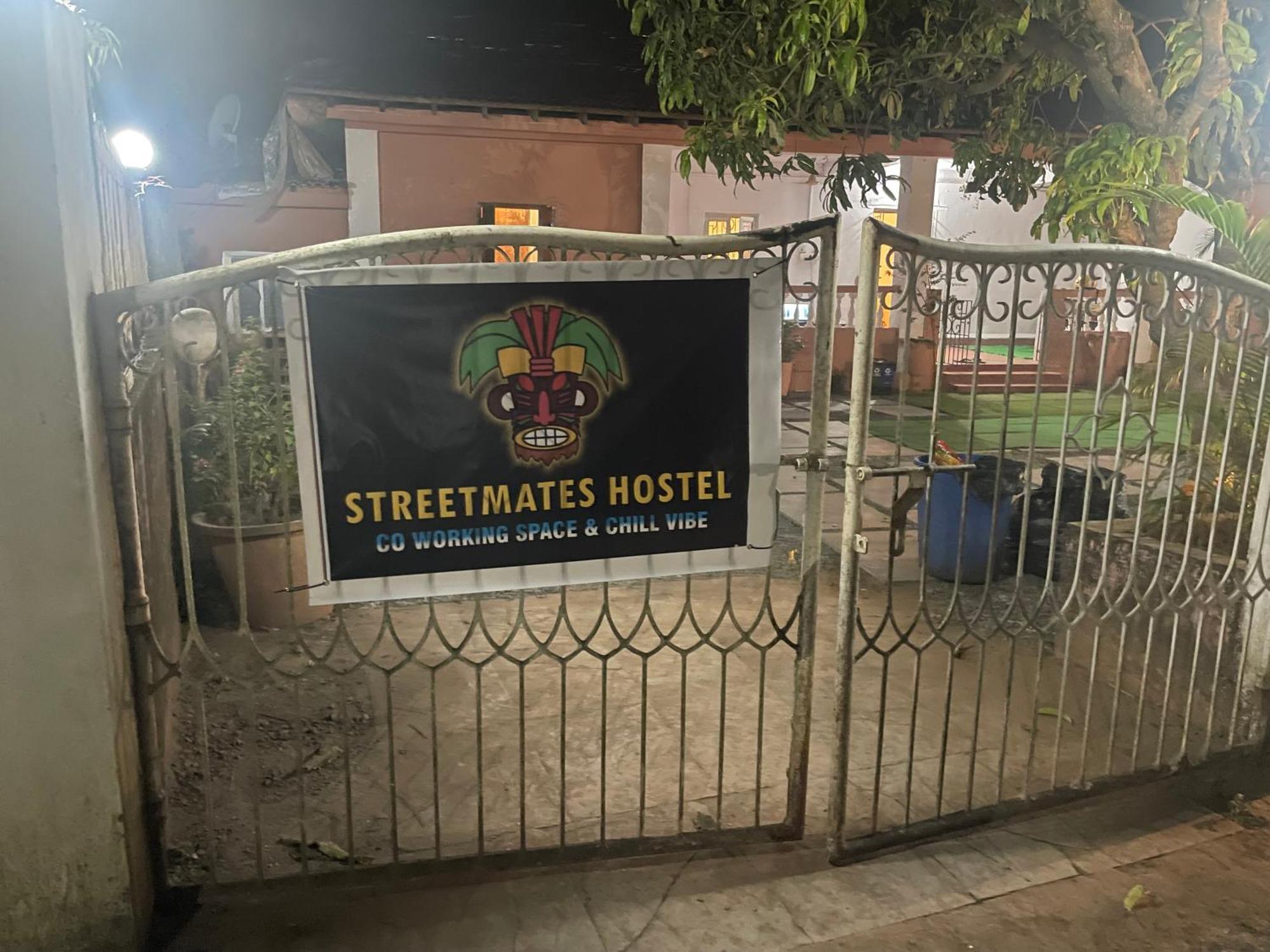 Streetmates Hostel อันจูนา ภายนอก รูปภาพ