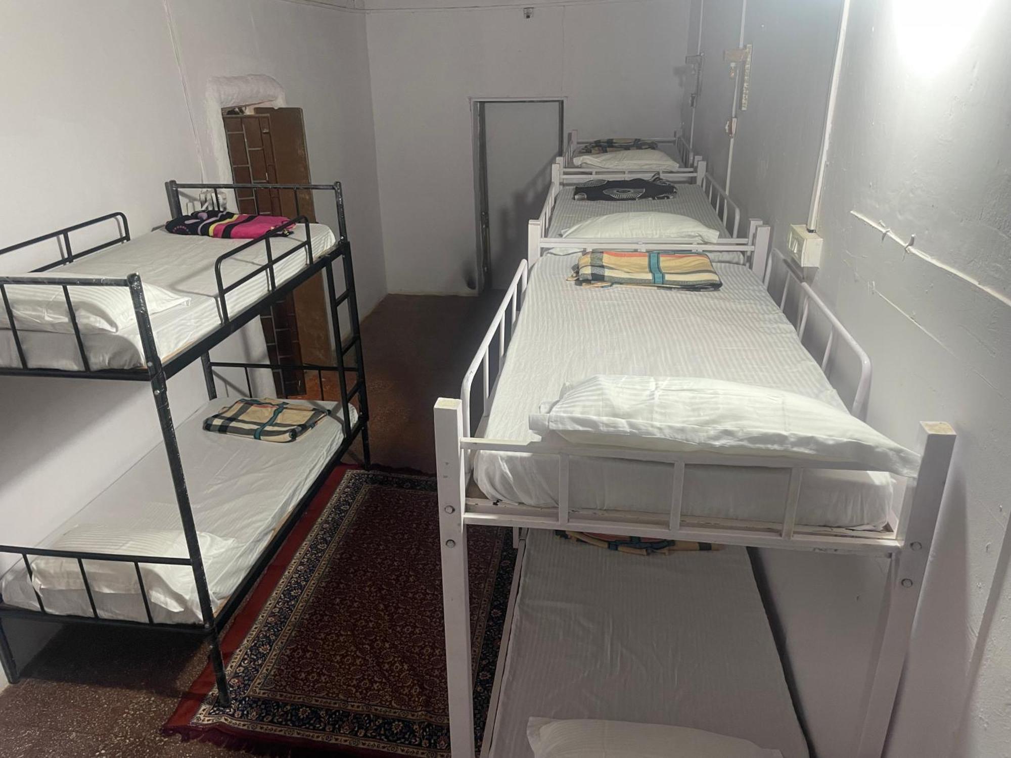 Streetmates Hostel อันจูนา ภายนอก รูปภาพ
