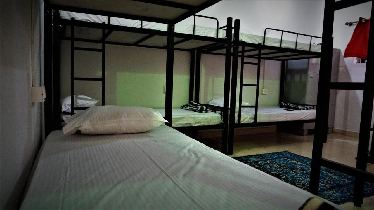 Streetmates Hostel อันจูนา ภายนอก รูปภาพ